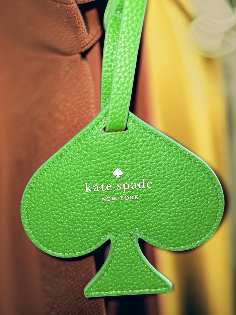kate spade New York Green Spade Leather Luggage Tag - Picture 2 of 3